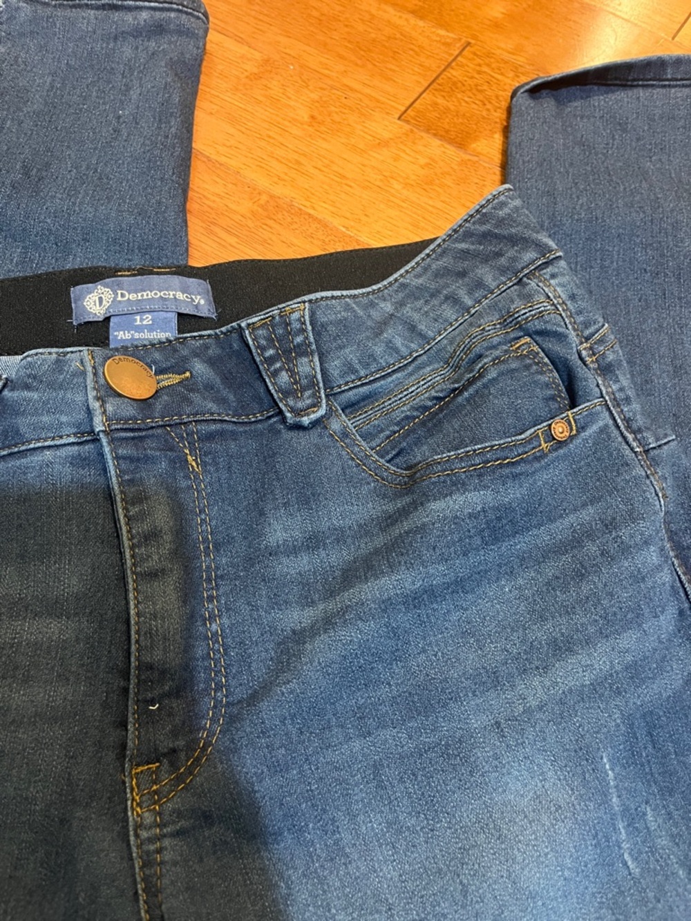 Democracy "Ab"solution stretch denim jeans featuring a no-gap elastic waistband - Picture 3 of 7